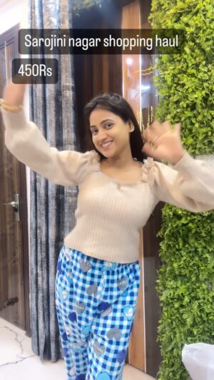 Ankita Mishra Instagram - Sarojini nagar haul