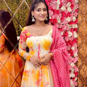 Ankita Mishra Instagram - 💛❤️