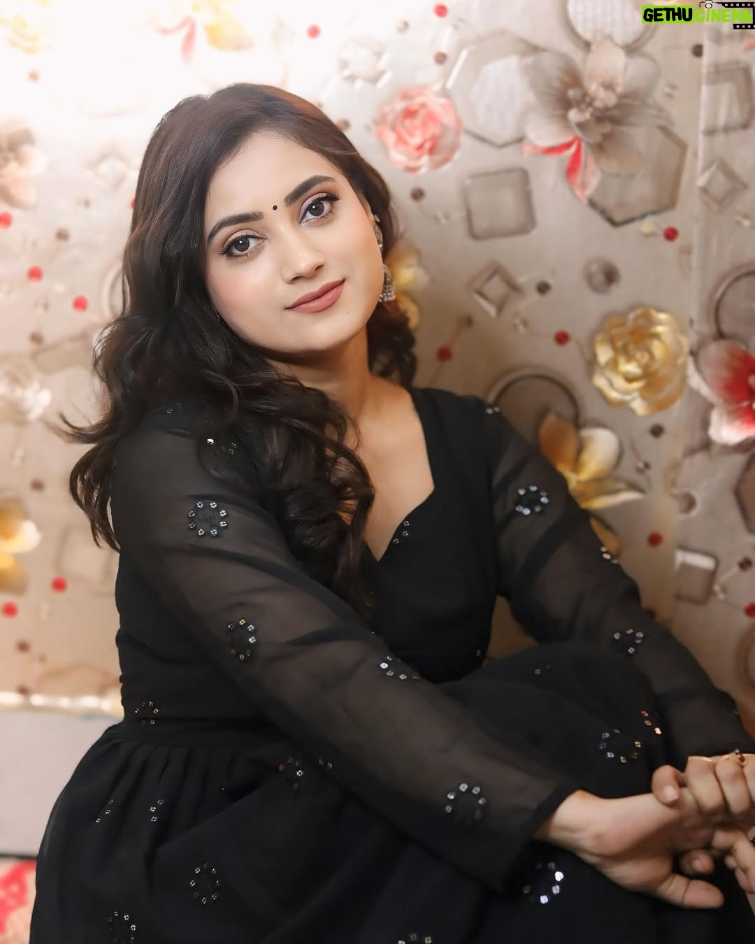 Ankita Mishra - 6.1K Likes - 🖤dress- @amazonfashionin