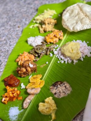 Ann Augustine Instagram - Yet another beautiful Onam ❤️ Wishing you lots of love, happiness and Sadhya  this festive season, from mine to yours! 🌸

📸 @pranoyprakashmk 
@rcr11