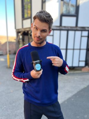 Anna Passey Instagram - HOLLYOAKS UNWRAPPED 🎊
This week saw the very first episode of our brand new @hollyoaksofficial Unwrapped on @e4grams 🎉
With @mrkieronrichardson keeping you up to date on all the going’s on of the village and chatting to all your favourite characters and me spilling the goss on our guests and keeping you informed of spoilers to come-what’s not to love?!
We are LOVING making this show- what do you guys think so far?! Who caught Ep1? Who is tuning in next Wednesday?
@jooleea121
@graham_gallery
@pepe_sensei
@lucyandthechicks
📸 Ean Flanders
