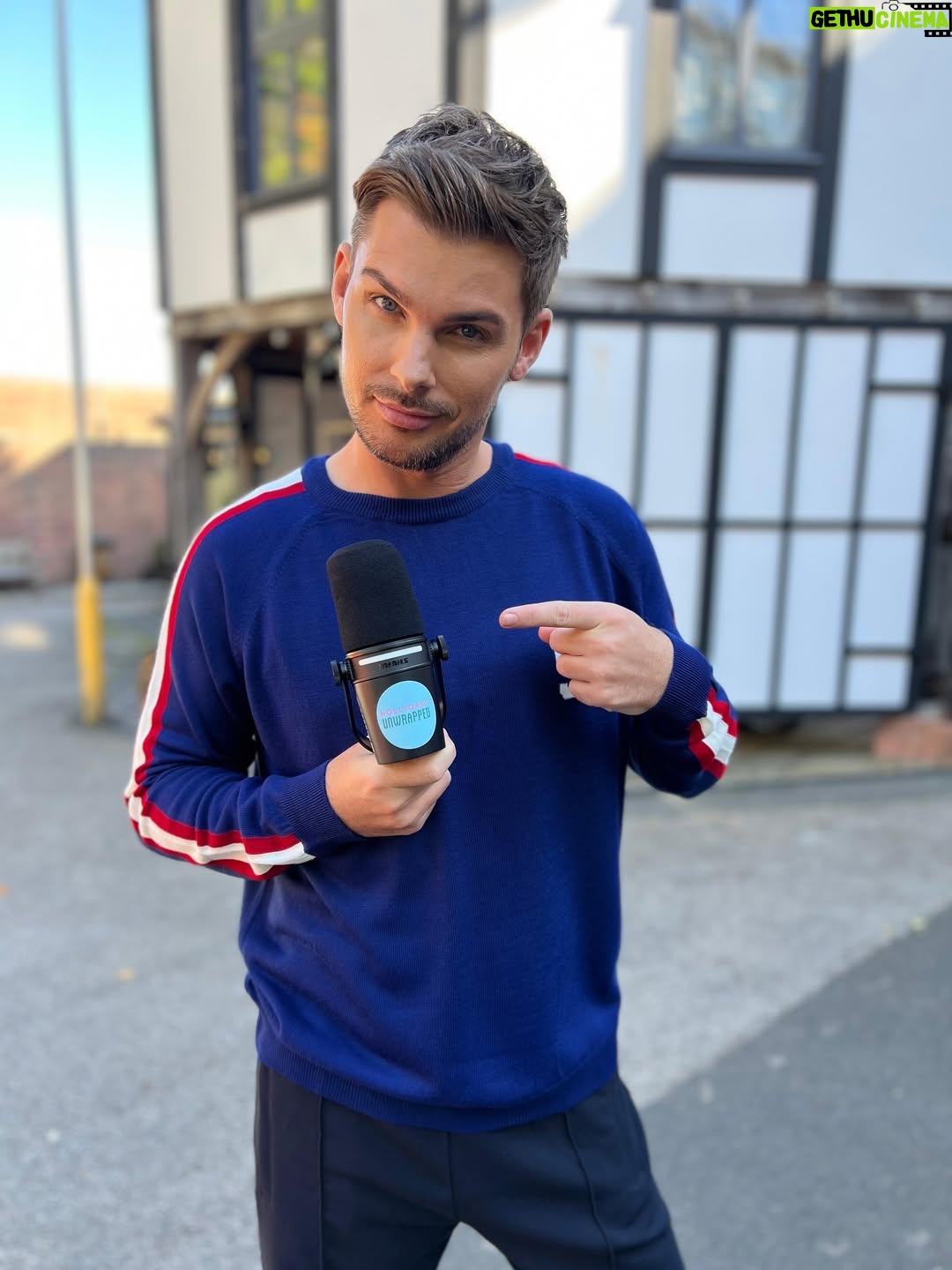 Anna Passey - 3.8K Likes - HOLLYOAKS UNWRAPPED 🎊

This week saw the very first episode of our brand new @hollyoaksofficial Unwrapped on @e4grams 🎉

With @mrkieronrichardson keeping you up to date on all the going’s on of the village and chatting to all your favourite characters and me spilling the goss on our guests and keeping you informed of spoilers to come-what’s not to love?!

We are LOVING making this show- what do you guys think so far?! Who caught Ep1? Who is tuning in next Wednesday?

@jooleea121 
@graham_gallery 
@pepe_sensei
@lucyandthechicks 

📸 Ean Flanders