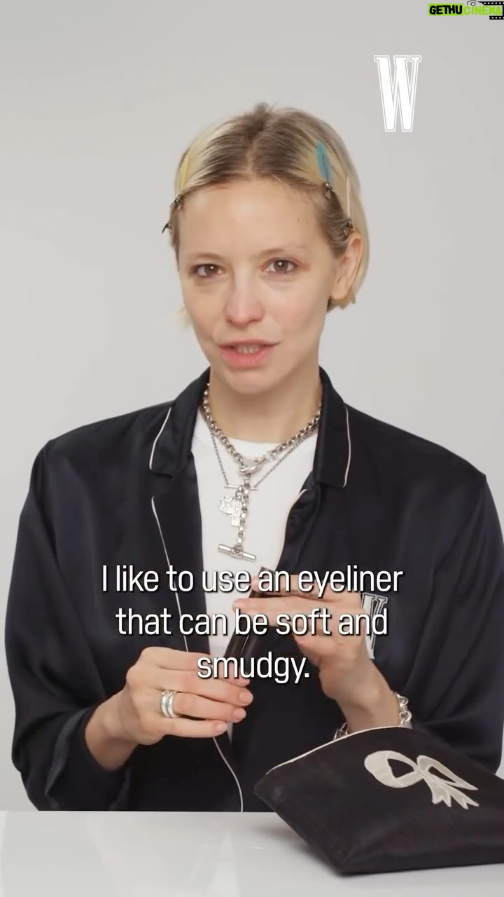 Annabelle Dexter-Jones - 1.9K Likes - Annabelle Dexter-Jones (@princesssummerfall) is the first to admit her eyeliner technique is a little unorthodox. In the latest episode of ‘Skin Talk With @LauraLove,’ the actor explains how to perfect her signature New York It-girl smudge. Link in bio for more.
-
W Mag Video 2025