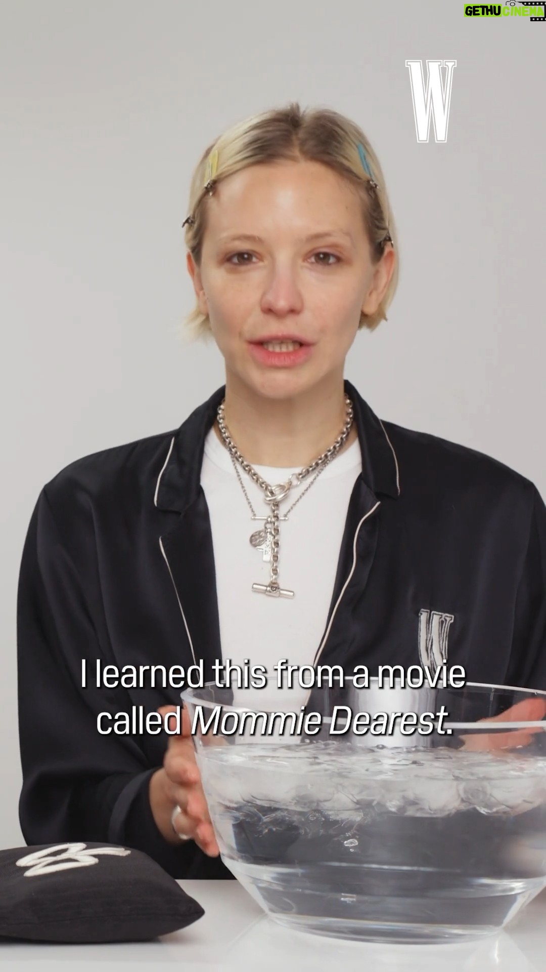Annabelle Dexter-Jones - 1.4K Likes - ‘Mommie Dearest’ knows best. Step one of Annabelle Dexter-Jones’s (@princesssummerfall) beauty routine begins with an icy wake-up call. Watch as she explains in the latest episode of ‘Skin Talk With @LauraLove.’ For step two, head to the link in bio.
-
W Mag Video 2025