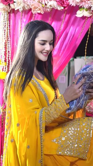 Annie Rana Instagram - Trend De Hisab Nal Suit Mangugi 🥰❤️
.
.
#punjabimodel #punjabisong #nikkenikkechaa❤️ #newpunjabisong #punjabisuit