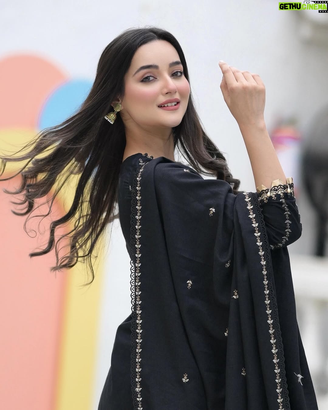 Annie Rana - 8.4K Likes - Love For Black Suit is Endless 🥰❤️
.
Outfit From @the_amore_official ❤️
.
.
#blacksuit #preetharpal #punjabisuit  #blackpunjabisuit #newpunjabisong