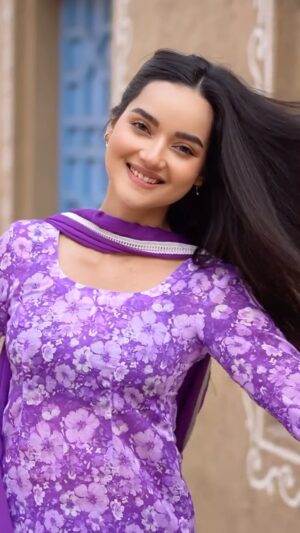 Annie Rana Instagram - Mitti Wajjan Mardi 🥰❤️
.
.
#bandook #nirvairpannu #punjabisong #punjabimodel #punjabimodel #punjabilook