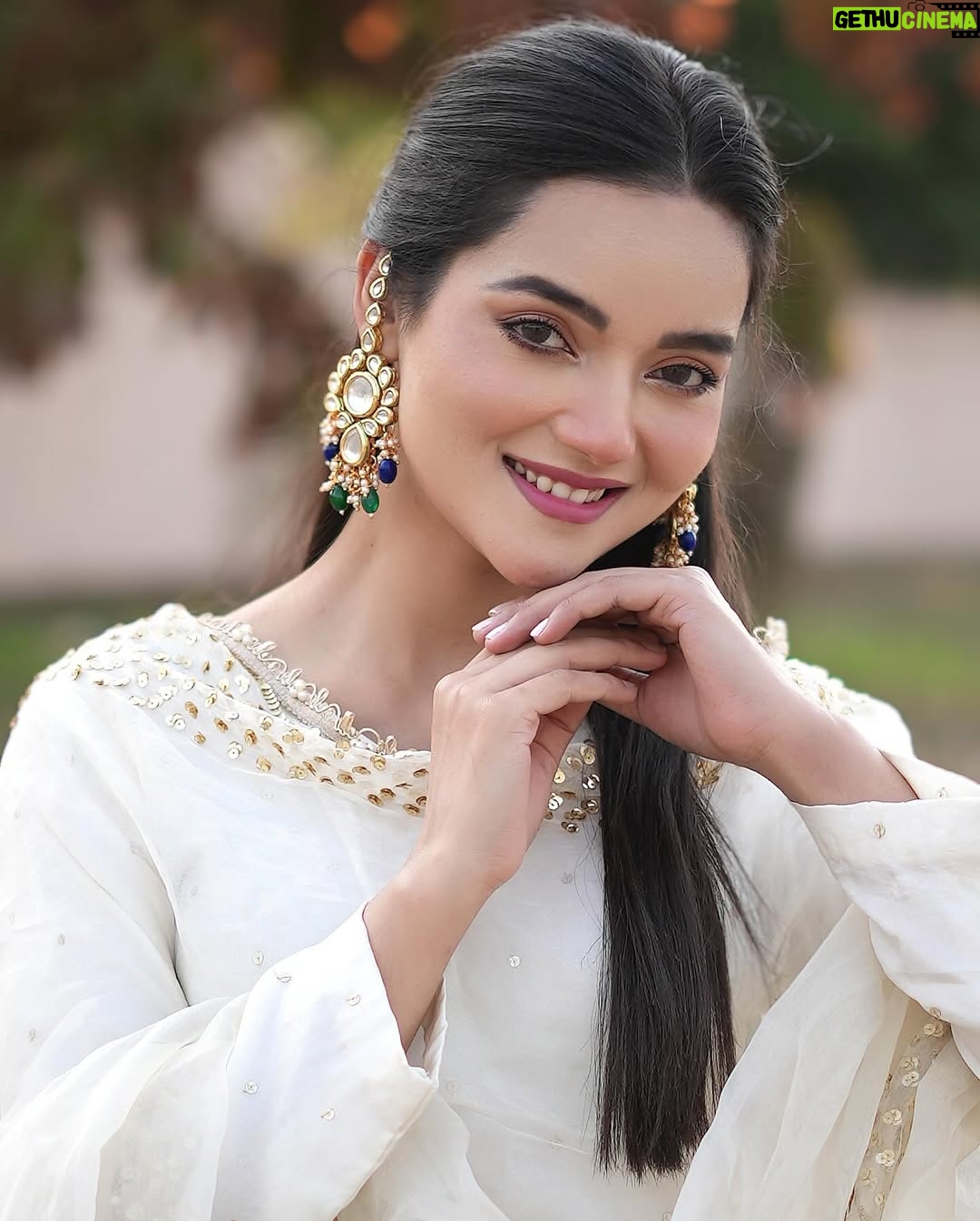 Annie Rana - 19.7K Likes - Chitta Suit 🥰❤️
