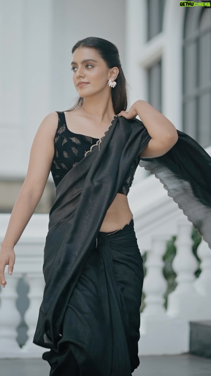 Ansha Mohan - 25.3K Likes - 🖤👀

.
Wearing @garggyboutique 
Video @anandu._ps 
Mua @anjali__makeup_artist 
Drape @makeover_by_joshnaaa 
Edits @zabanziyad