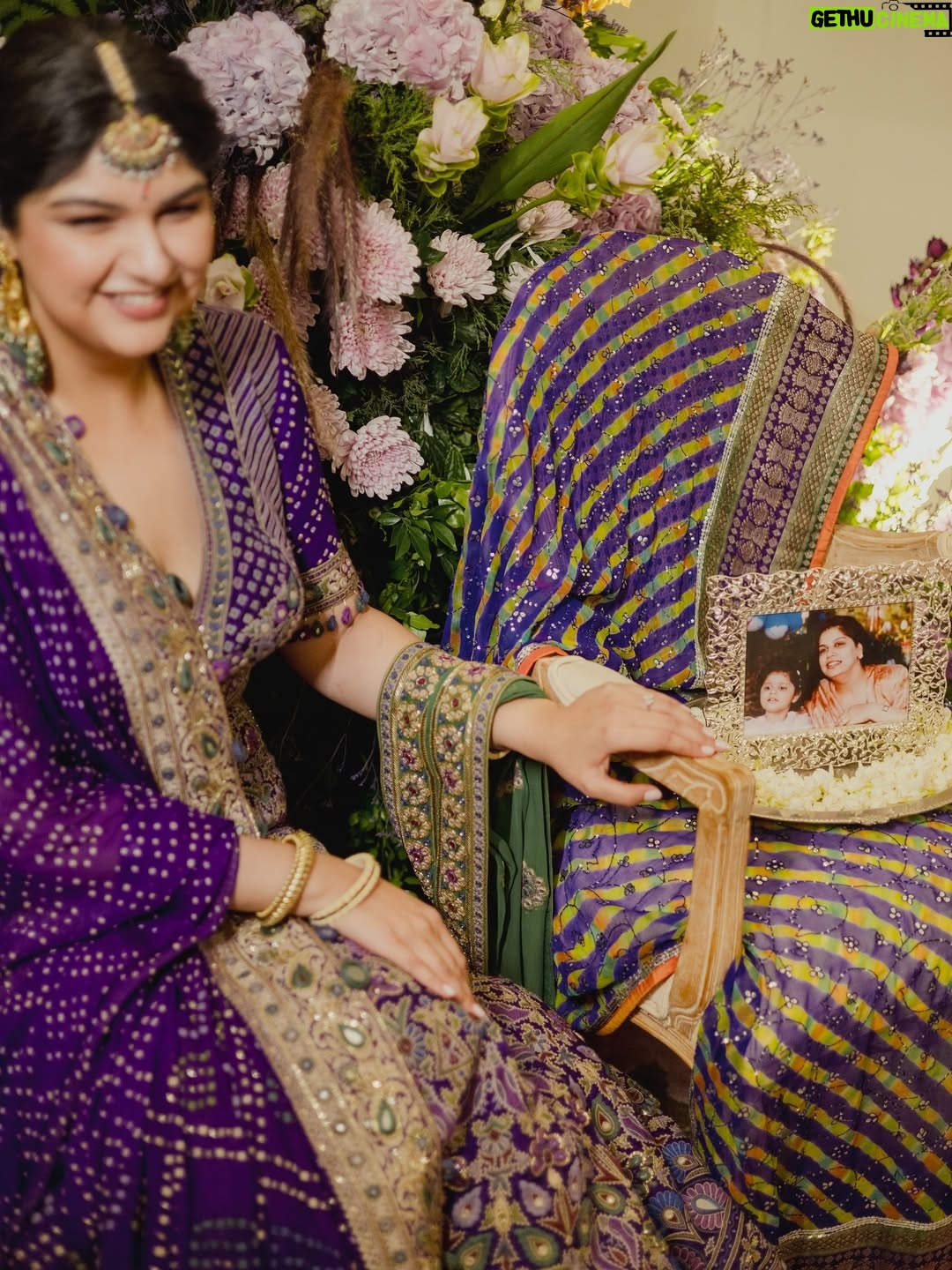 Anshula Kapoor - 240.9K Likes - 02/10/2025 💌

This wasn’t just our Gor Dhana, it was love showing up in every little detail. Ro’s favorite words have always been “Always and Forever” - and today, they started to feel real in the sweetest way. His love makes me believe fairytales don’t just live in books, they live in moments like these.

A room overflowing with laughter, hugs, blessings, and the people who make our world feel full. And then, Ma’s love…quietly wrapping itself around us. In her flowers, in her words, in her seat, in the way her presence could still be felt everywhere.

All I remember is looking around and thinking: this is what forever should feel like.

 Rab raakha 🤍

—

Photo & Video: @thehouseontheclouds
Decor & design: @threeentertainment 
Event Planning: @shaadisquad 
Music: @shanayshahmusic @niine.artist
Invitation design: @pixiedustdesign 
Catering: @foodlinkcatering & @therameshwaramcafe
Florals: @anchalaurora
Carpet: @venjara_carpets

For Anshula:
Outfit: @arpitamehtaofficial
Jewelry - @ajewelsbyanmol, sankla kadas are moms 
Footwear: @aprajitatoorofficial 
Styled by: @manishamelwani, Assisted by @rudri_kariya
Draper: @jayatai_
Makeup: @sabakhanmakeup
Hair: @hairby_shivanik 
Nails: @naildateofficial 
Content team: @daultanipawan @bothrasakshi

For Rohan: 
Outfit: @kunalrawalofficial 
Hair: @aalimhakim @bashir.hair 
Footwear: @sko.store