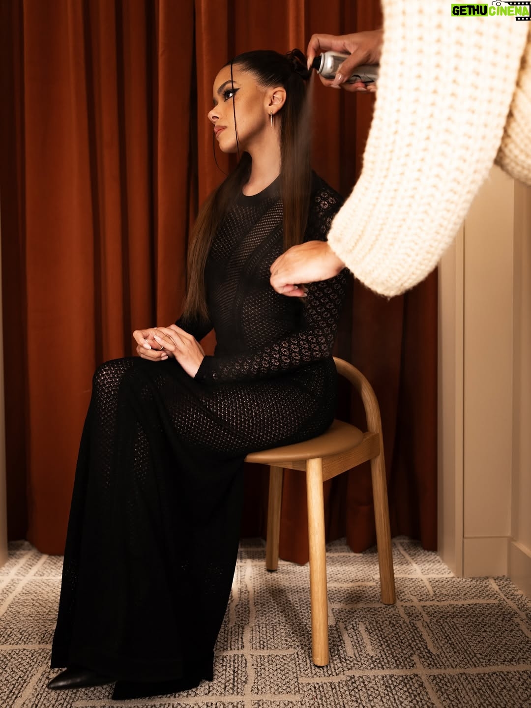 Antonia Gentry - 0.9 Million Likes - For the Ginny and Georgia S3 Premiere last night. Ginny and Georgia drops in ONE WEEK! Thank you to my glam magicians xoxo 

hair: @cynthiaglam 
makeup: @danadelaney 
styling: @sarahslutsky 
photographer: @rocksea