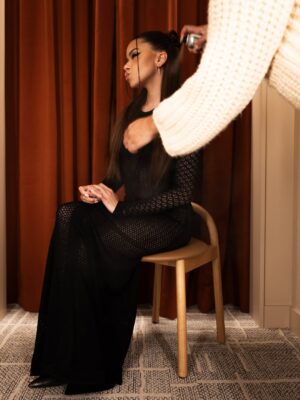 Antonia Gentry Instagram - For the Ginny and Georgia S3 Premiere last night. Ginny and Georgia drops in ONE WEEK! Thank you to my glam magicians xoxo 

hair: @cynthiaglam 
makeup: @danadelaney 
styling: @sarahslutsky 
photographer: @rocksea