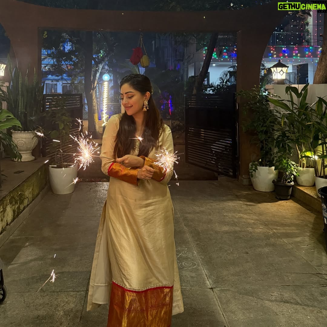 Anu Emmanuel - 272.6K Likes - Let the light in ✨
Happy Diwali 🤍