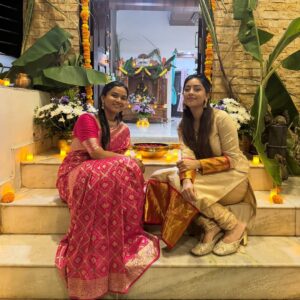 Anu Emmanuel Instagram - Let the light in ✨
Happy Diwali 🤍
