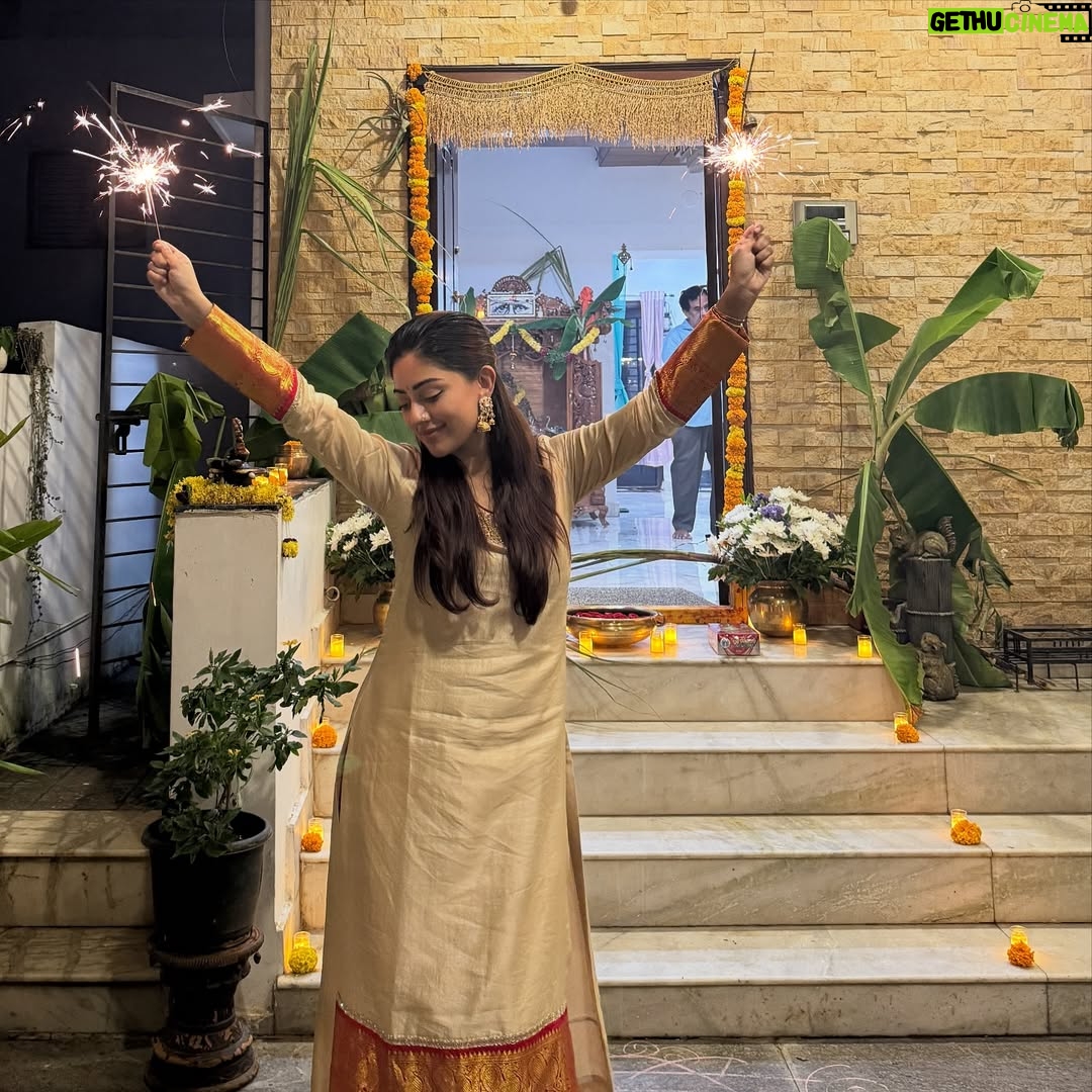 Anu Emmanuel - 272.6K Likes - Let the light in ✨
Happy Diwali 🤍