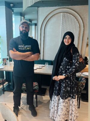 Anum Fayyaz Instagram - It’s an honour to meet @rajaziaulhaq bhai ☺️
May Allah swt bless you…
-
#rajaziaulhaq #molviwithanattitude #youthclubpk
