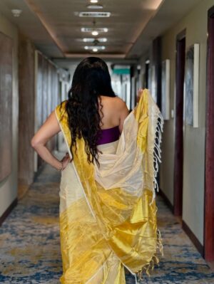 Anumol Instagram - Thank you @jfwdigital for honouring us with the Favourites of Tamil Nadu – Best Series Award for Heartbeat. 
This project and this team are truly the best one could ever ask for, and the love from the audience makes it even more special. Forever grateful for this journey and for each one of you who made it possible. 

Wearing a @naithubysruthiprasanth saree, handwoven — half tissue and half kasavu weave
&
@seamstress_india blouse

Always a handloom lover with a special love for Kerala kasavu..

@sachin__sachin564 clicks