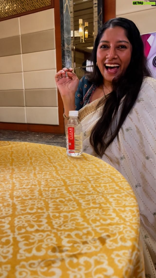 Anumol - 76.2K Likes - Bottle flip 🤍🧿🧿🌼

Guess who won ? 

@deepabalu__official @charukesh_m