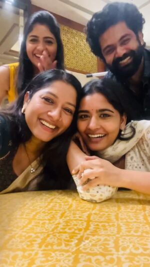 Anumol Instagram - Real people behind screen 🤍🤍🧿🧿🌼🌼

@deepabalu__official @charukesh_m @ashwathy_agnihothri_