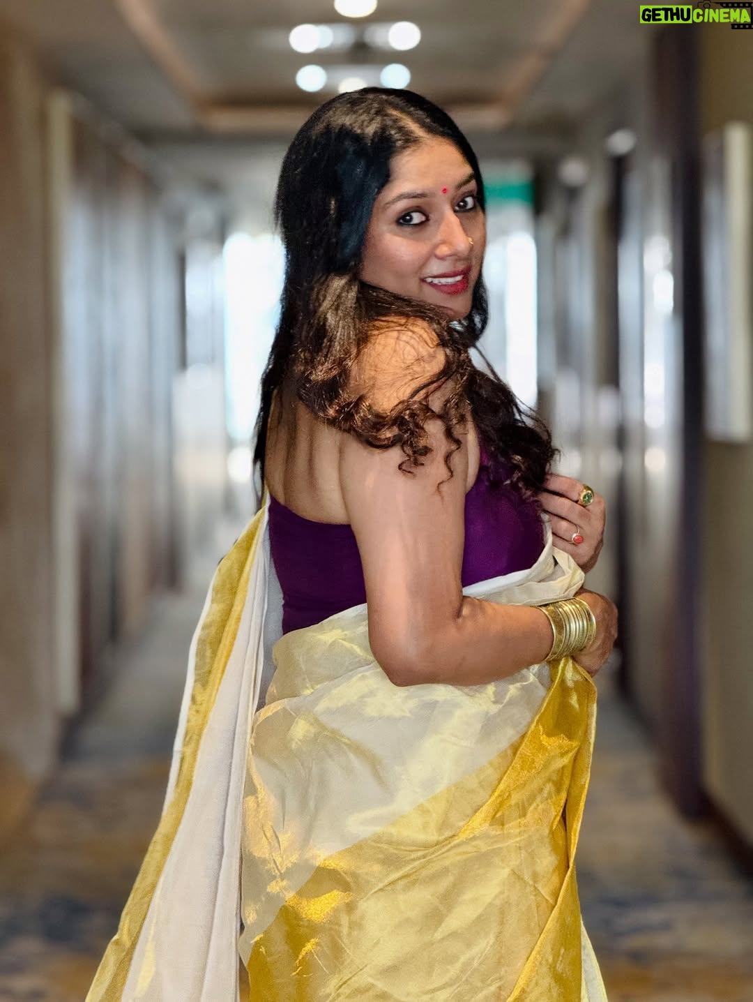 Anumol - 18.6K Likes - Thank you @jfwdigital for honouring us with the Favourites of Tamil Nadu – Best Series Award for Heartbeat. 
This project and this team are truly the best one could ever ask for, and the love from the audience makes it even more special. Forever grateful for this journey and for each one of you who made it possible. 

Wearing a @naithubysruthiprasanth saree, handwoven — half tissue and half kasavu weave
&
@seamstress_india blouse

Always a handloom lover with a special love for Kerala kasavu..

@sachin__sachin564 clicks
