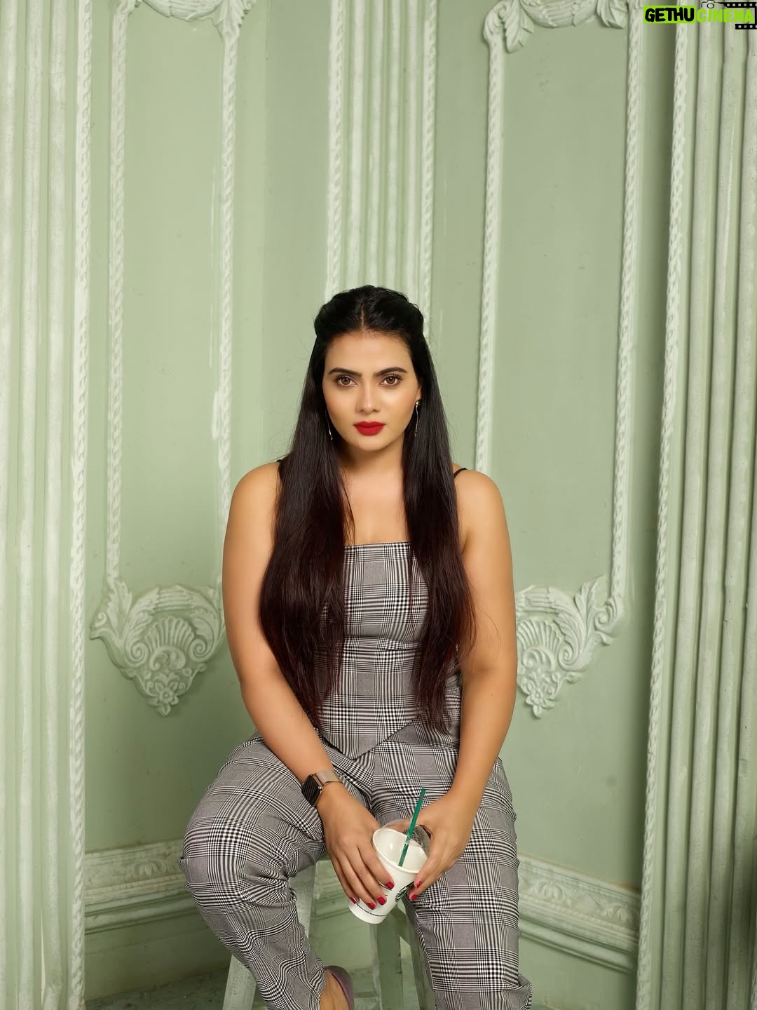 Anupama Prakash - 1.1K Likes - Happiness 😊🥰
It's free therapy 🥰

#instapic 
#instafit 
#intalike 
#corporatelook😎 
#fun 
#chill 
#lovemyjob 
#kacchalemmonproduction #followforfollowback