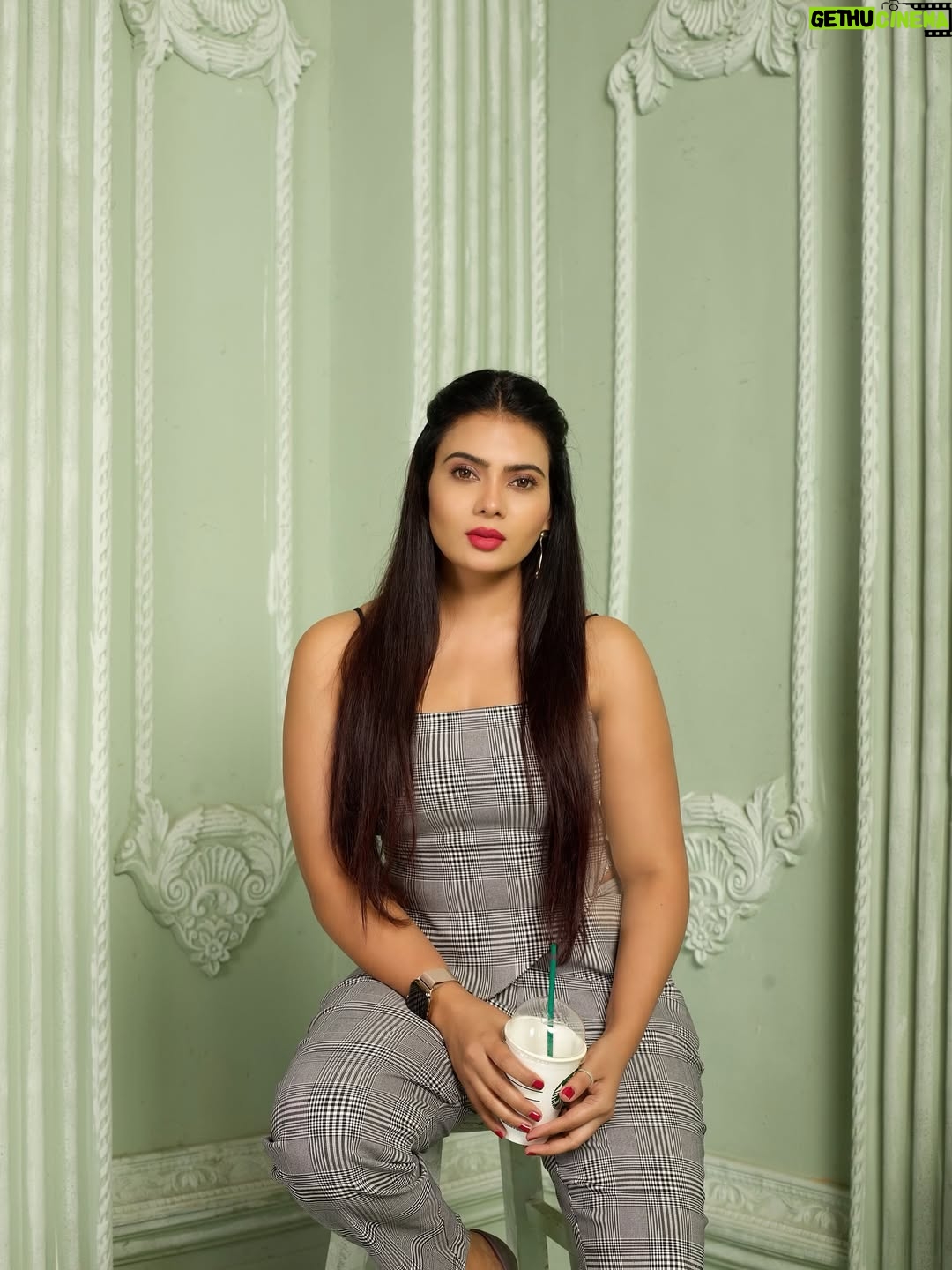 Anupama Prakash - 1.1K Likes - Happiness 😊🥰
It's free therapy 🥰

#instapic 
#instafit 
#intalike 
#corporatelook😎 
#fun 
#chill 
#lovemyjob 
#kacchalemmonproduction #followforfollowback