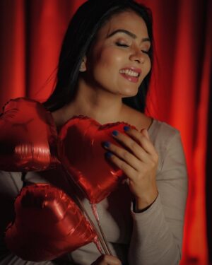 Anupama Prakash Instagram - #valentine❤️ 
#love 
#toall 
#mumbai
Photography by- @akshay.meriya