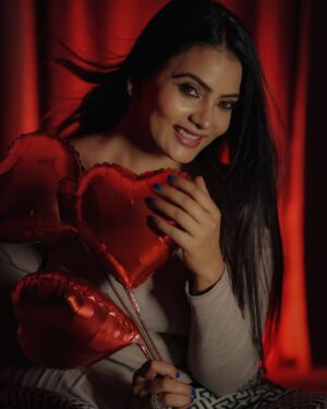 Anupama Prakash Instagram - #valentine❤️ 
#love 
#toall 
#mumbai
Photography by- @akshay.meriya