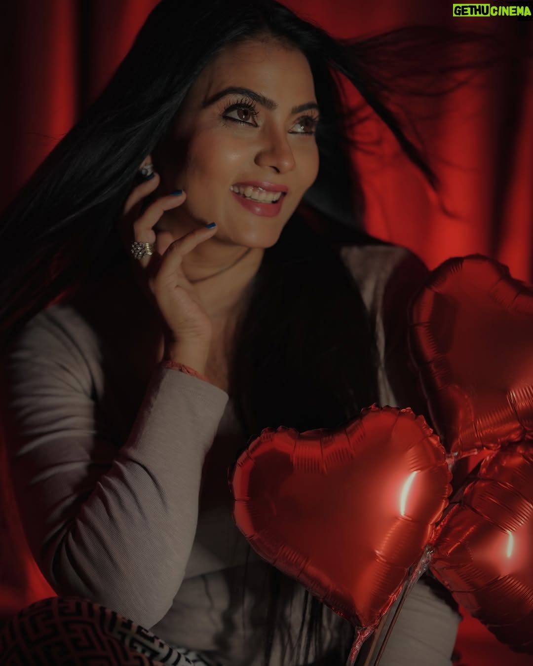 Anupama Prakash - 1.3K Likes - #valentine❤️ 
#love 
#toall 
#mumbai
Photography by- @akshay.meriya