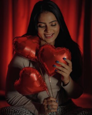 Anupama Prakash Instagram - #valentine❤️ 
#love 
#toall 
#mumbai
Photography by- @akshay.meriya