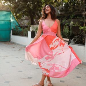 Anupriya Goenka Instagram - 💝💝

Wearing @labelrasa 
Pics @vishwasgonsalves 

#fyp #pink #summer