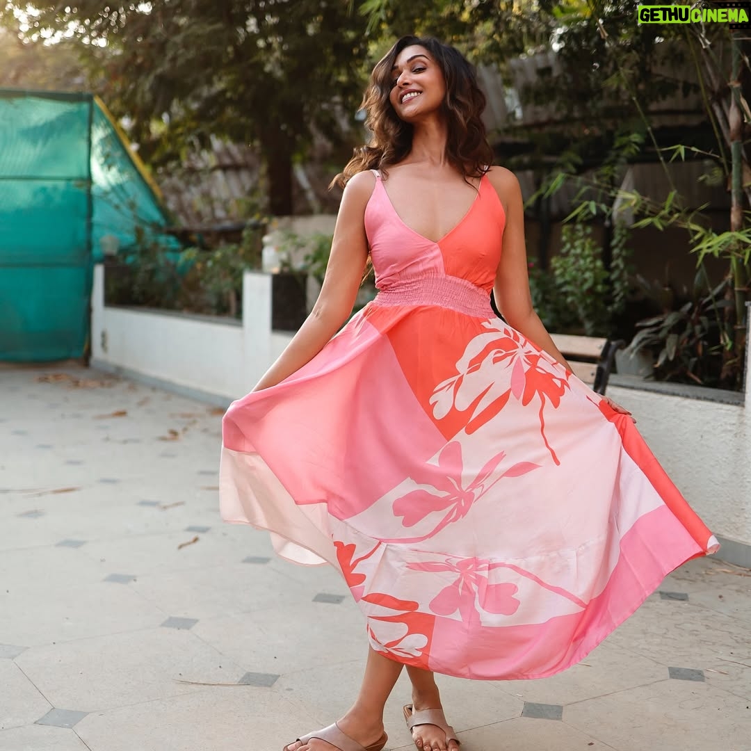 Anupriya Goenka - 41.6K Likes - 💝💝

Wearing @labelrasa 
Pics @vishwasgonsalves 

#fyp #pink #summer