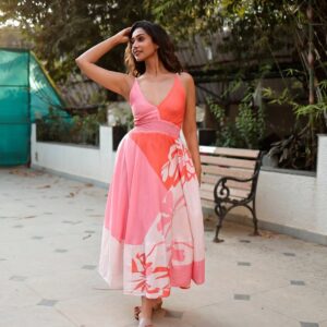 Anupriya Goenka Instagram - 💝💝

Wearing @labelrasa 
Pics @vishwasgonsalves 

#fyp #pink #summer