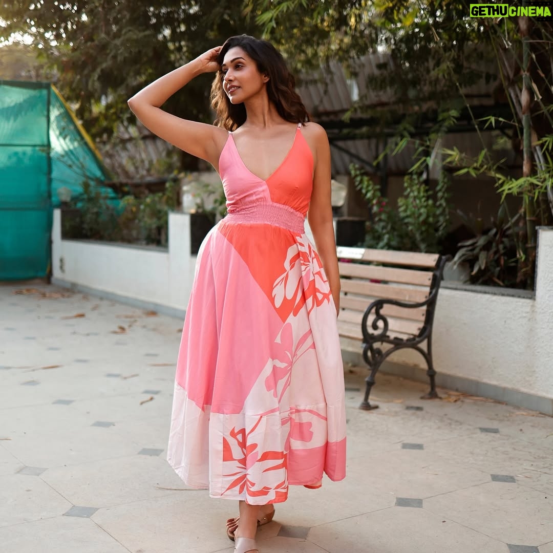 Anupriya Goenka - 41.6K Likes - 💝💝

Wearing @labelrasa 
Pics @vishwasgonsalves 

#fyp #pink #summer