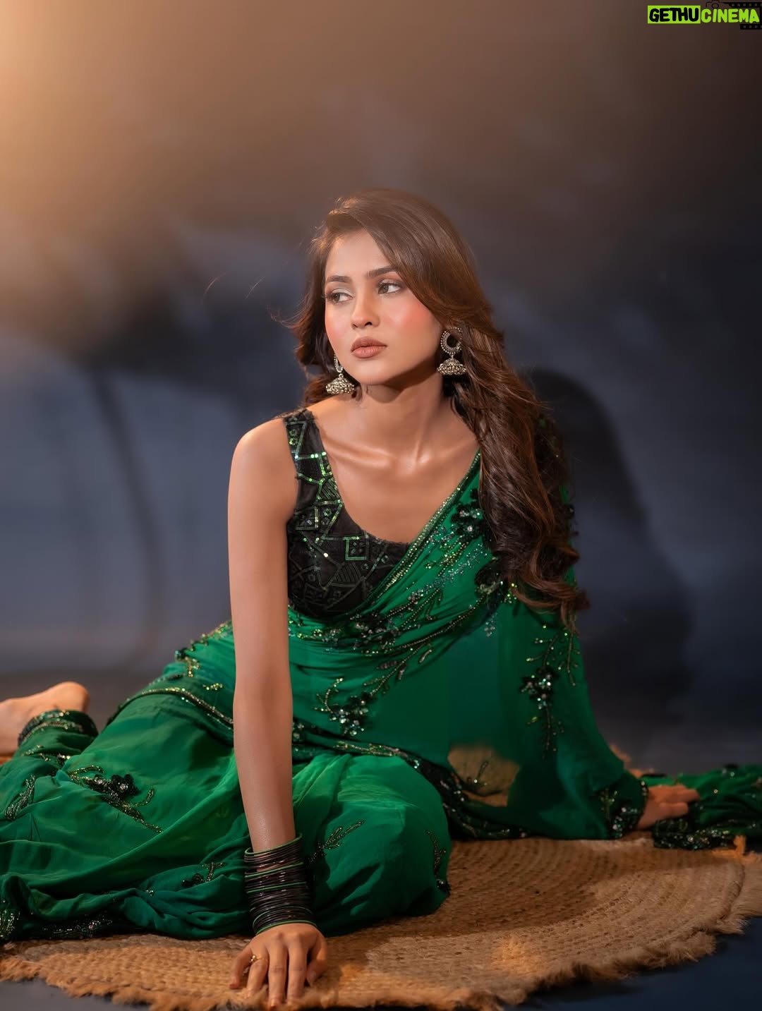 Anushka Merchande - 18.6K Likes - 🌴

Photography: @kakali_das_photography 
Styling: @rheamerchande mumma❤️
Mua: @rohitsingh1176 & @saujyoti_908