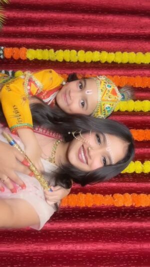 Anushka Sutar Instagram - Our krishna has dimples 🥰🥹

#anushkasutar #anushka_2440_ #viral #trending #reels #explore #reelkarofeelkaro #réel #reelitfeelit #explorar #trending #janmashtami #krishnajanmashtami #radhakrishn 

[ janmashtami , radhakrishn , trending, viral , explore , fyp , transition ]