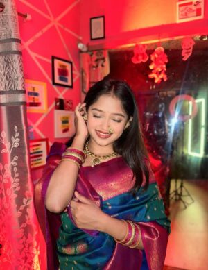 Anushka Sutar Instagram - Kashi distey ???
#anushkasutar #post #marathi #marathimulagi #picture #trend #saree #traditional #desi #fyp #viral