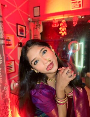 Anushka Sutar Instagram - Kashi distey ???
#anushkasutar #post #marathi #marathimulagi #picture #trend #saree #traditional #desi #fyp #viral