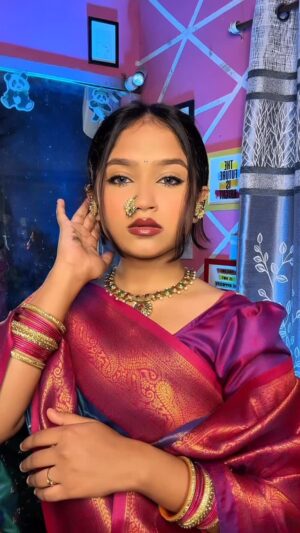 Anushka Sutar Instagram - Jevlas ka ? 😂😮‍💨
#anushkasutar #anushka_2440_ #viral #trending #reels #explore #reelitfeelit #explorar #réel #reelkarofeelkaro #trendingréels #viralvídeo #explore #fyp 

[ ganpati bappa , morya , bappa , marathi look , Maharashtrian look , trending, viral , explore ]