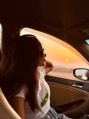 Anushka Sutar Instagram - Forever the girl who will fall in love with every sunset !
#anushkasutar #anushka_2440_ #sunset #car #vibe #aesthetic