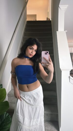 Anwita Sundaram Instagram - Tere ishq ka š§ā¤ļøš§ā¤ļø LOVE this song and choreo !!
DC @akritinegi_official @revadances @_bhakarwadi_
#namak #dance #anwita #anwitasundaram #trending #explore #instagram #instagood