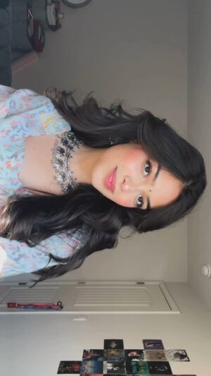 Anwita Sundaram Instagram - Hona tha š pyaar š I love this sound lol I HAD to šš
#anwita #anwitasundaram #instagram #instagood #explore #makeup #desi #trending