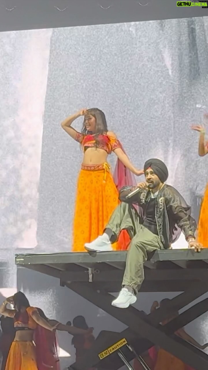 Anwita Sundaram - 10.8K Likes - Unexplainable feeling when you’re dancing right next to the biggest punjabi artist in the world @diljitdosanjh ♥️ Being a part of this concert was absolutely insane !! So grateful to have experienced this and danced in front of 10,000 people !! 

Thank you @adaywithdivya ♥️

#diljitdosanjh #dililuminati #anwita #anwitasundaram #worldtour #dance #explore #instagram #instagood #choli