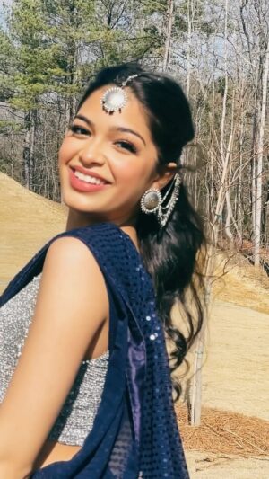 Anwita Sundaram Instagram - Maula mere Maula ššš
Styled and Shot by - @iamashimaarora
#bollywood #dance #anwitasundaram #trendingreels #trending #explore #instagram #instagood