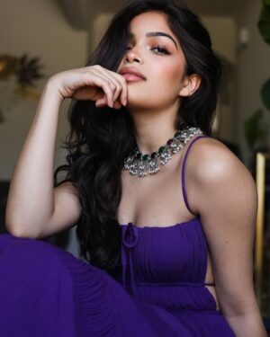 Anwita Sundaram Instagram - Not doing too much, just enough to break the internet 💜✨
Shot and styled by @iamashimaarora
#Instagram #Instagood #Explore #Purple #Picoftheday #Anwita