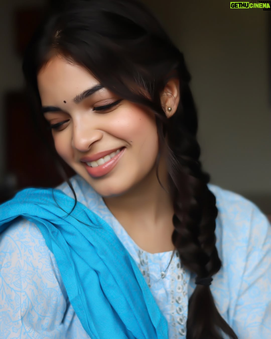 Anwita Sundaram - 4.4K Likes - Bollywood’s next diva is ready for her moment in the spotlight! 🎥✨ Directors, take note—she’s here to slay! #FutureBollywoodQueen #thenextbigstar #bollywood #anwitasundaram #explore #instagram #trending 

Styled & Clicked by my one and only- @iamashimaarora 
Hair by - @meenamaity_hmua
