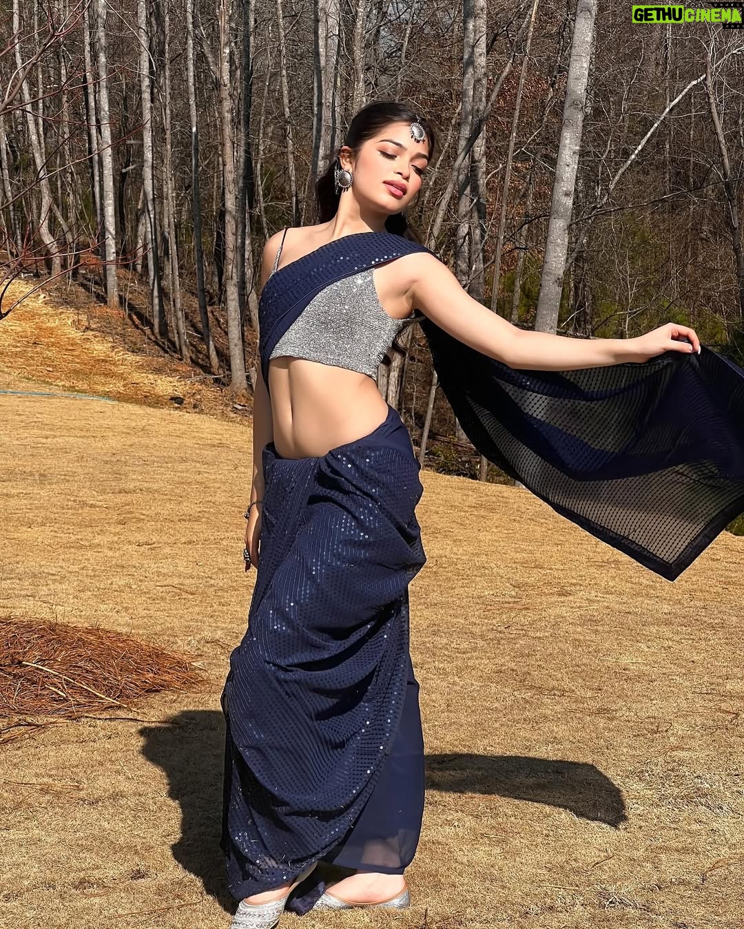 Anwita Sundaram - 4.7K Likes - In my bollywood era 💙⭐️💙⭐️ 

shot and styled by @iamashimaarora 
jewelry by @bloombysushmita 

@karanjohar @bhansaliproductions @zoieakhtar  @itsrohitshetty 😋

#anwita #anwitasundaram #instagram #instagood #sari #blue #bollywood