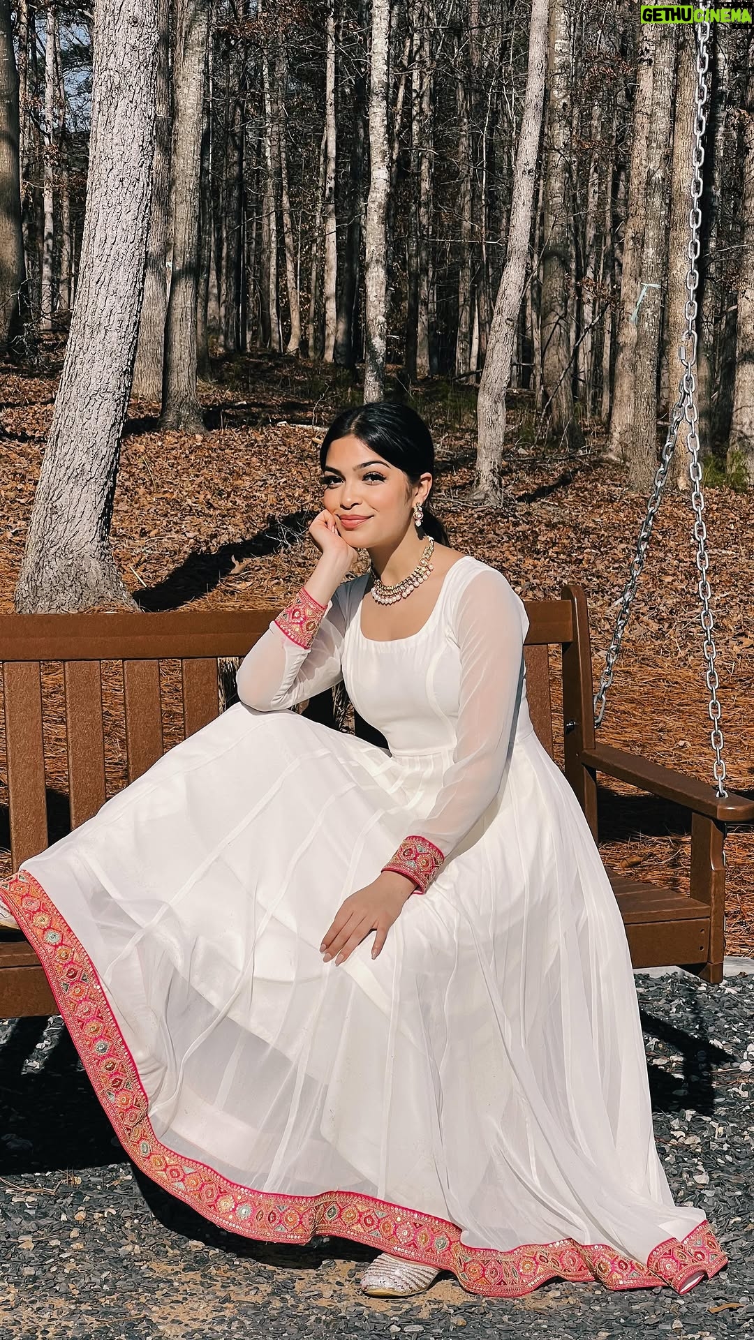 Anwita Sundaram - 7K Likes - Oh Reh Chhorey 💕🌸 This beautiful choreography made me fall in love with this song 💕

DC @iman1013 💕
Shot and styled by @iamashimaarora 

#kathak #classicaldance #ohrehchhori #anwita #anwitasundaram #trending #explore #instagram #instagood