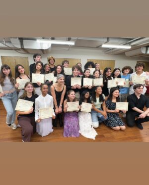 Anwita Sundaram Instagram - NYC SUMMER 2024 - the best summer of my life thanks to @stellaadler @nyutisch and all these beautiful people!! I’ve learnt and grown so much these past five weeks I can’t put it into words. The classes , the people , the city … it all ties this experience so well together. So grateful to GURUJI for showing me the path to this summer conservatory and making me do what I love the most surrounded by such talented people!! I feel like after this trip I’ve genuinely grown so much in so many ways. I’ve become more independent, I’ve learnt to truly appreciate my parents because living without them was SO HARD and I’ve learnt that patience , perseverance and hard work always works out in the end. I am SO grateful and will never forget this experience! ❤️❤️❤️🤞🏼🤞🏼🤞🏼
#stellaadler #nyutisch #anwita #anwitasundaram