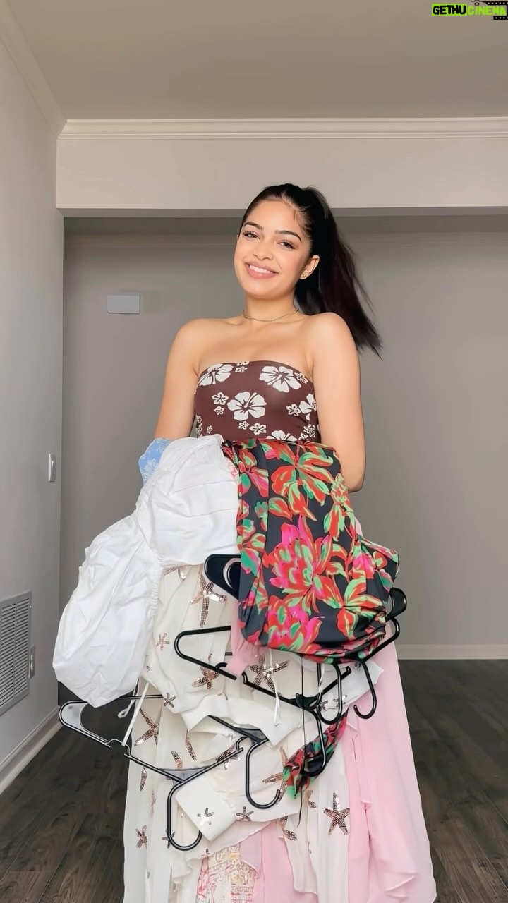 Anwita Sundaram - 4.4K Likes - My top ten! Comment which one is your fav! 💃💃

Number ten : @sheinofficial 
Number 9 : @zara 
Number 8 : @sheinofficial 
Number 7 : @zara 
Number 6 : @hm 
Number 5 : @ritukumarhq 
Number 4 : @zara 
Number 3 : @urbanic_in 
Number 2 : @urbanoutfitters 
Number 1 : @mango 

#mytopten #fashion #dresses #anwita #anwitasundaram #outfitinspo #explore #instagram #instagood